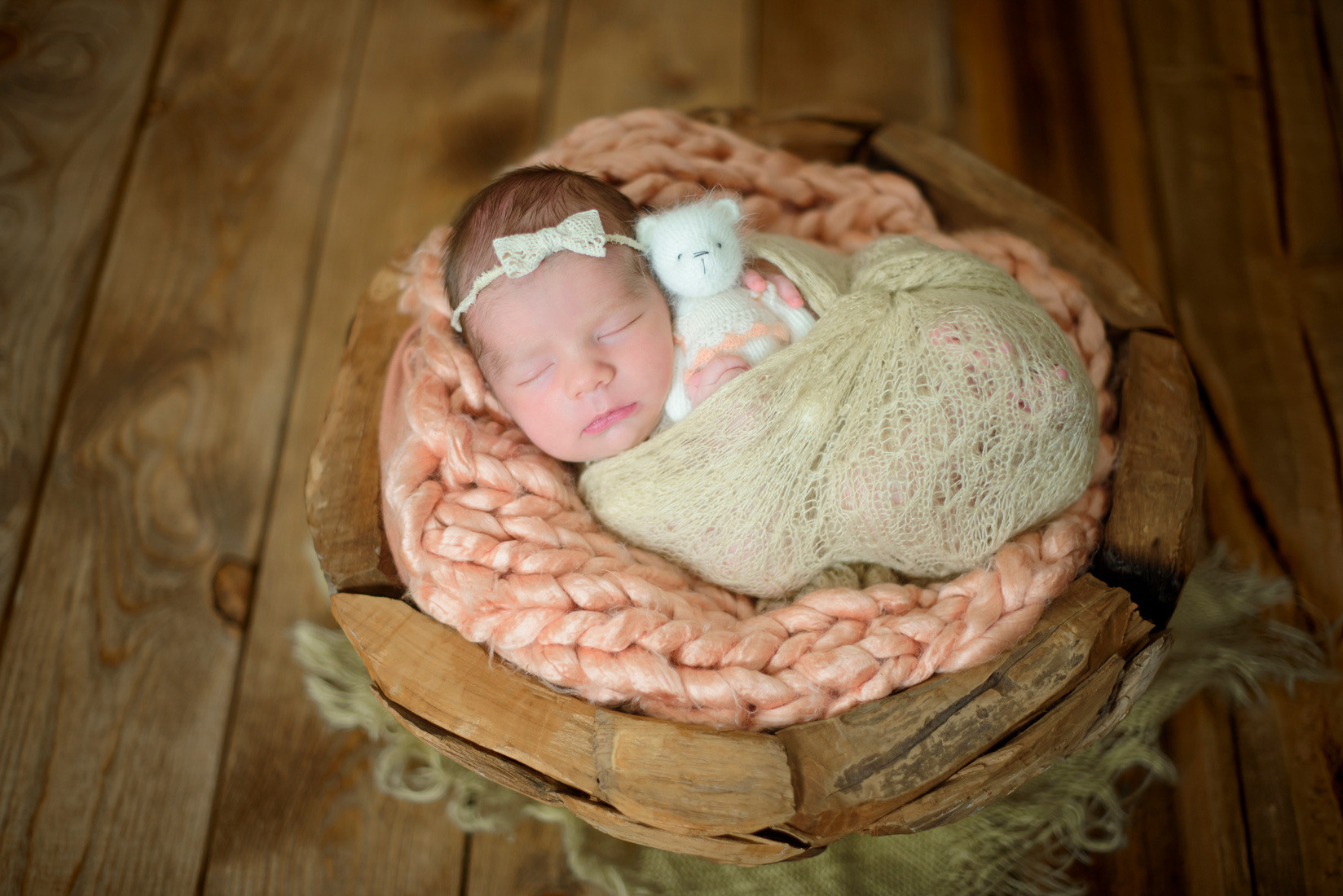 Newborn photography in Roseville, CA. Family photographer in Roseville, Rocklin, Folsom, Sacramento