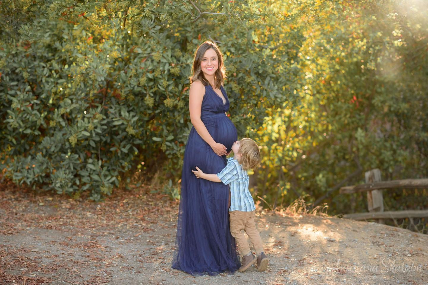 Pregnancy family photoshoot Roseville, Rocklin. Family photographer in Roseville, Rocklin, Folsom, Sacramento