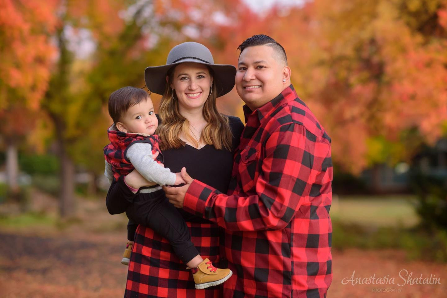 Autumn family photos Sacramento. Family photographer in Roseville, Rocklin, Folsom, Sacramento