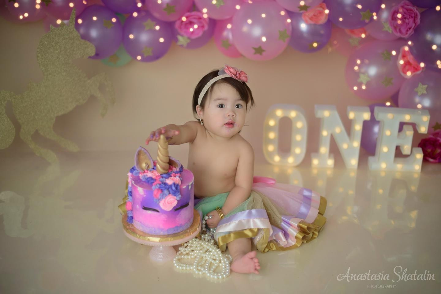 Unicorn first birthday photography session Rocklin. Family photographer in Roseville, Rocklin, Folsom, Sacramento