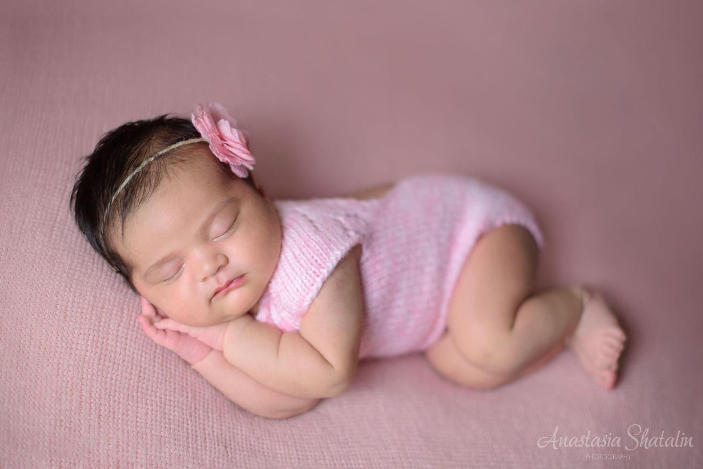 Newborn photo session for baby Amira, 9 days old. Family photographer in Roseville, Rocklin, Folsom, Sacramento