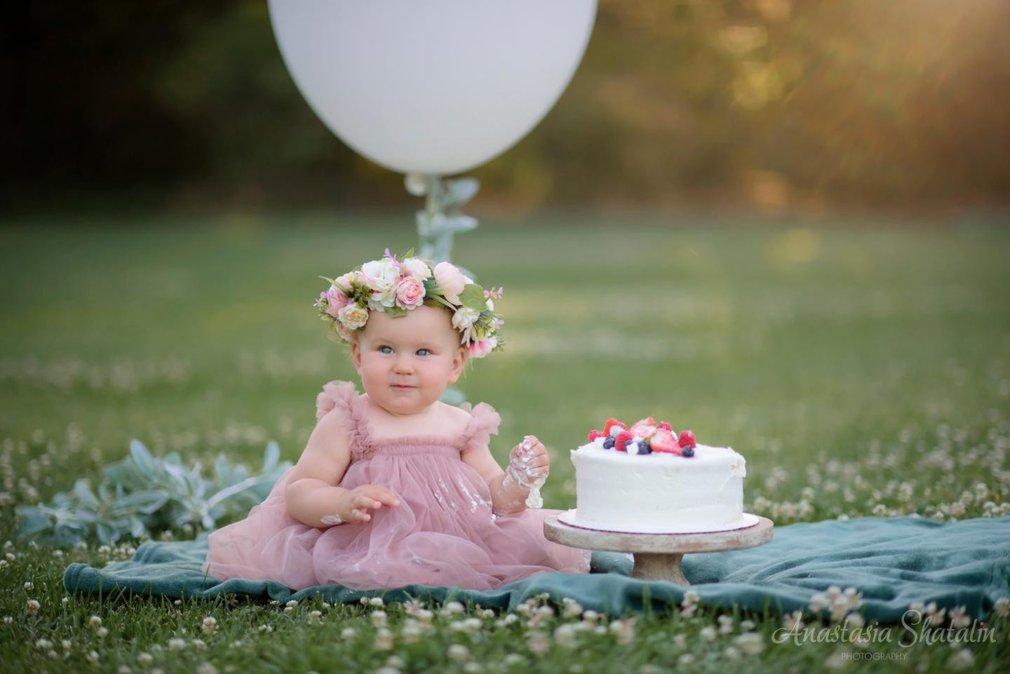 Sunset cake smash 1st birthday photography Rocklin, CA. Family photographer in Roseville, Rocklin, Folsom, Sacramento