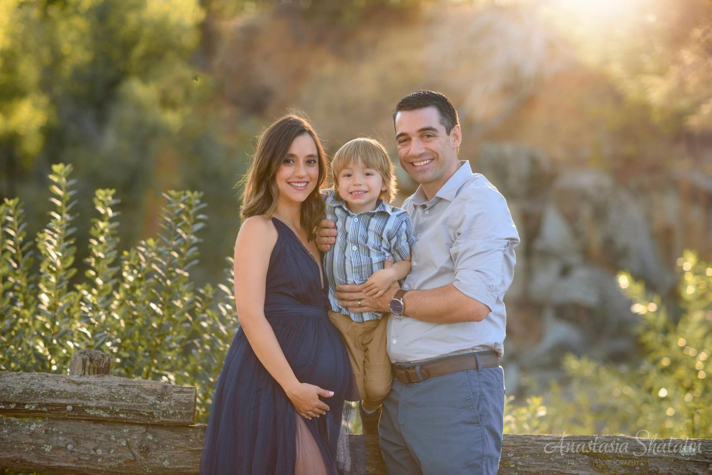 Pregnancy family photoshoot Roseville, Rocklin. Family photographer in Roseville, Rocklin, Folsom, Sacramento