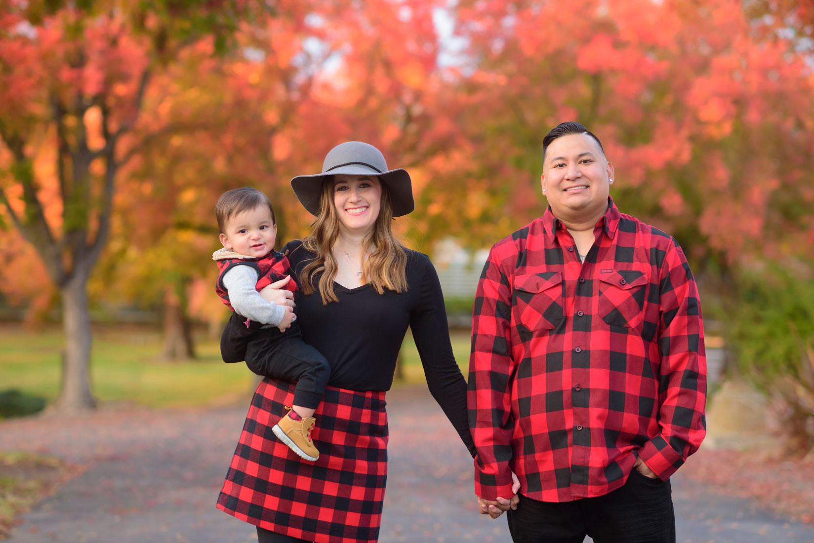 Autumn family photos Sacramento. Family photographer in Roseville, Rocklin, Folsom, Sacramento