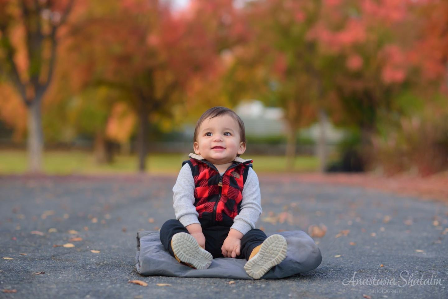 Autumn family photos Sacramento. Family photographer in Roseville, Rocklin, Folsom, Sacramento