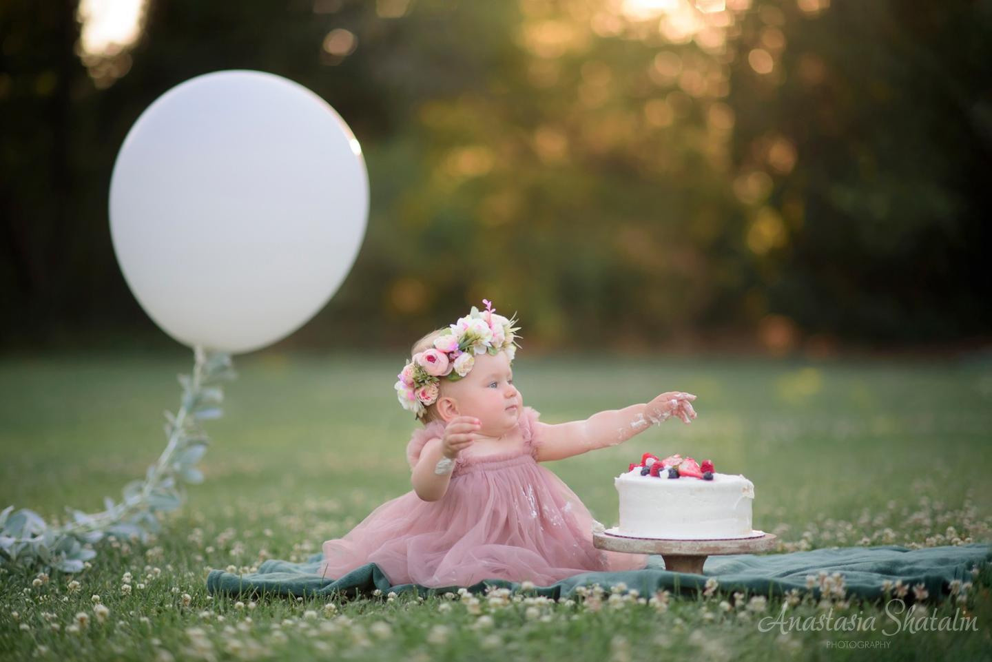 Sunset cake smash 1st birthday photography Rocklin, CA. Family photographer in Roseville, Rocklin, Folsom, Sacramento
