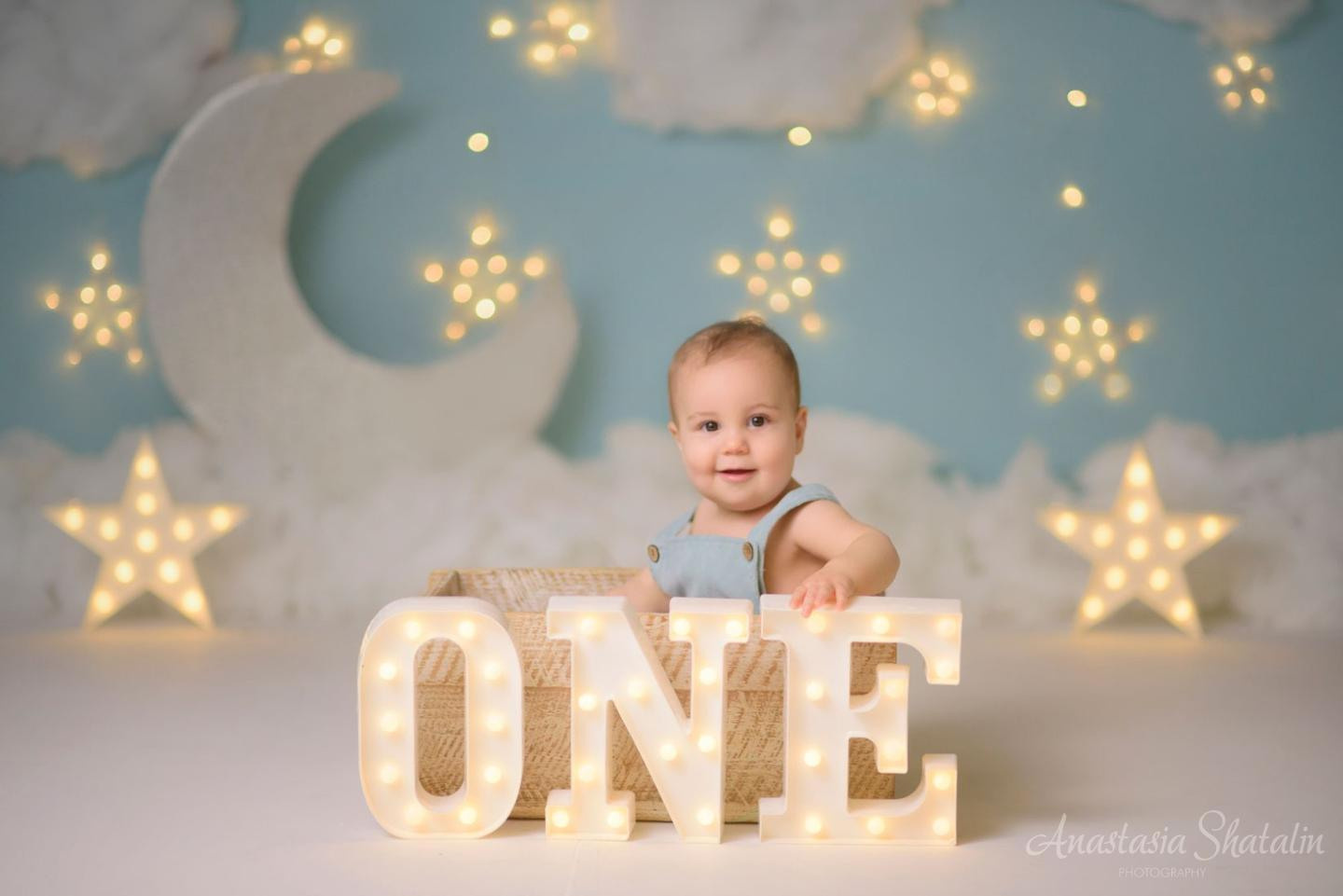 Cake smash photography Roseville, Rocklin, Folsom. Family photographer in Roseville, Rocklin, Folsom, Sacramento