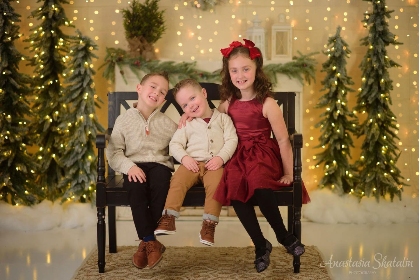 Christmas studio mini session Roseville, Rocklin, Sacramento, Folsom, Elk grove. Family photographer in Roseville, Rocklin, Folsom, Sacramento