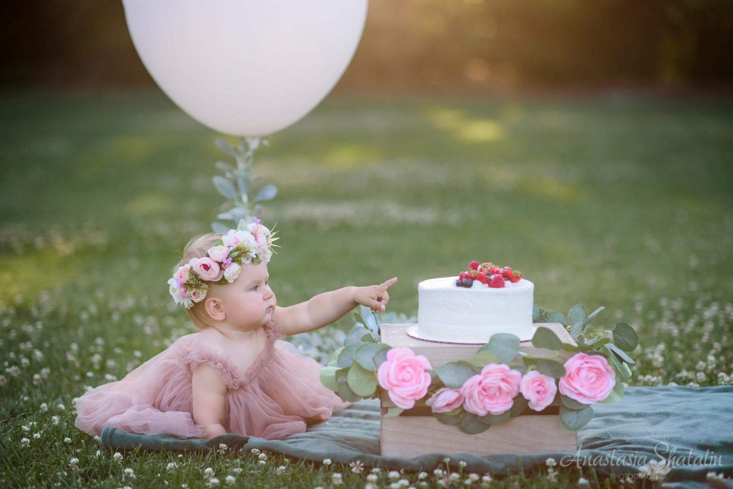 Sunset cake smash 1st birthday photography Rocklin, CA. Family photographer in Roseville, Rocklin, Folsom, Sacramento