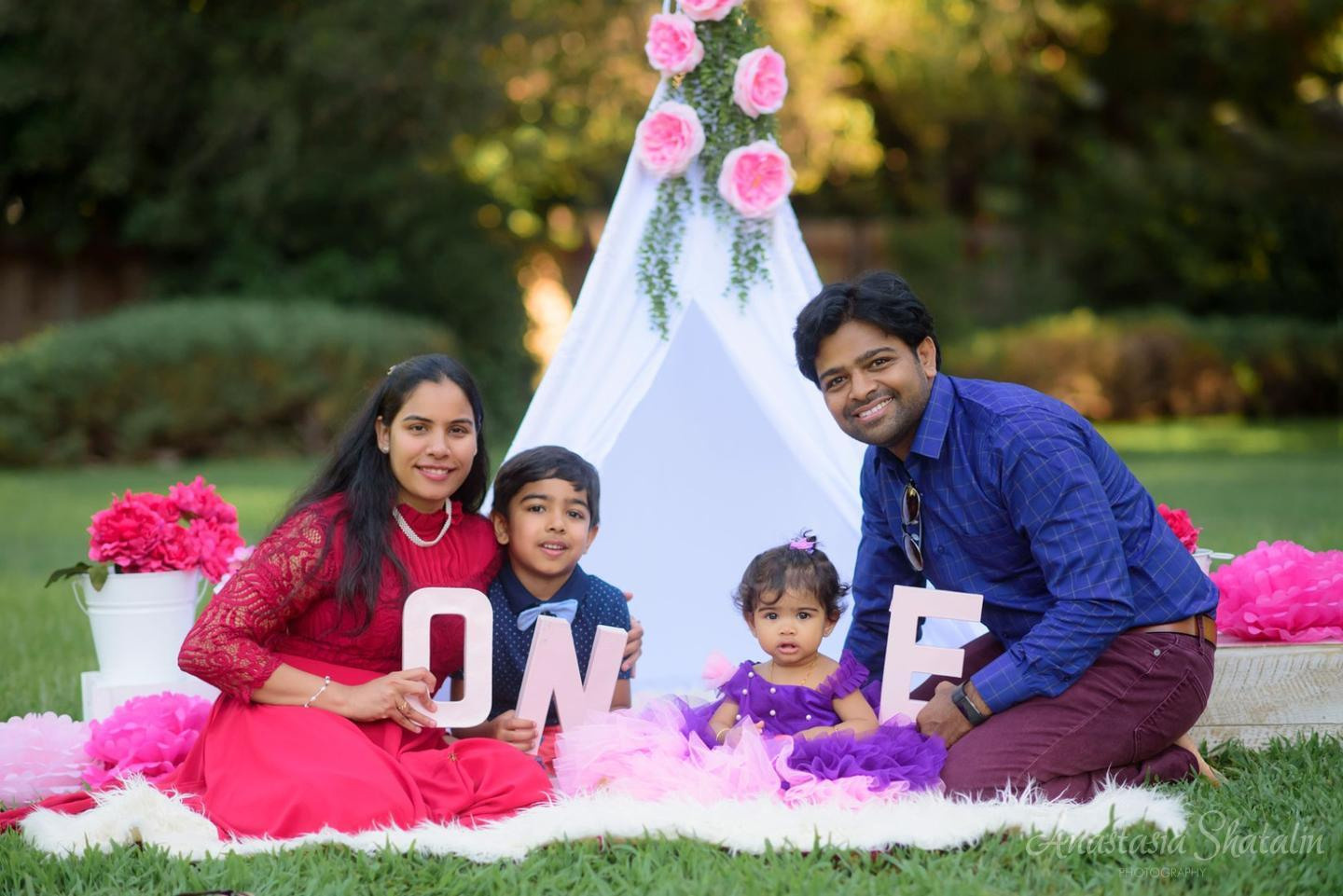 Family and birthday photos Roseville. Family photographer in Roseville, Rocklin, Folsom, Sacramento