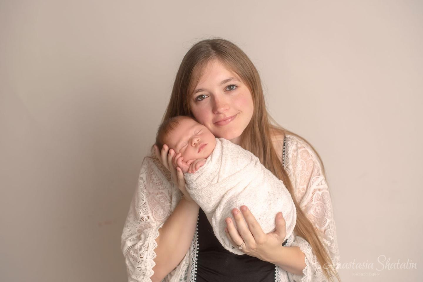 Newborn photographer Sacramento, Elk grove, Roseville. Family photographer in Roseville, Rocklin, Folsom, Sacramento