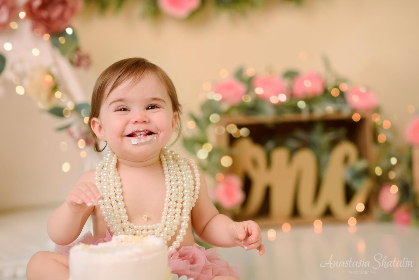 Roseville cake smash. Family photographer in Roseville, Rocklin, Folsom, Sacramento