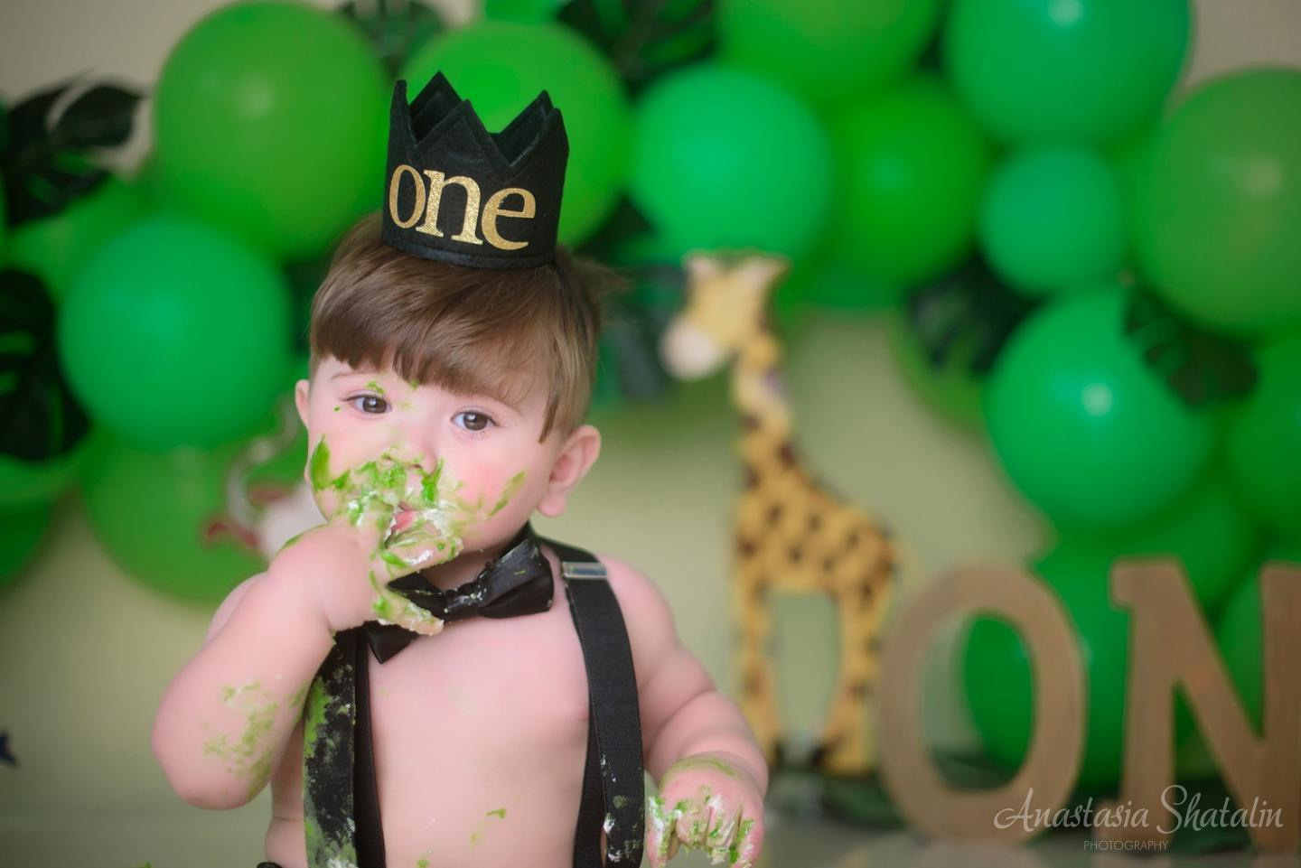 Tarzan jungle cake smash photography Sacramento. Family photographer in Roseville, Rocklin, Folsom, Sacramento