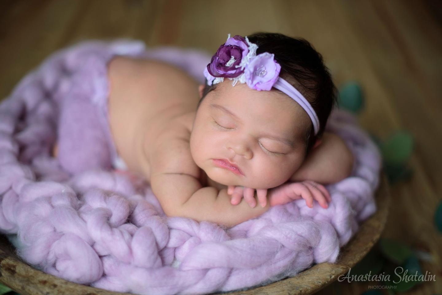 Newborn photo session for baby Amira, 9 days old. Family photographer in Roseville, Rocklin, Folsom, Sacramento