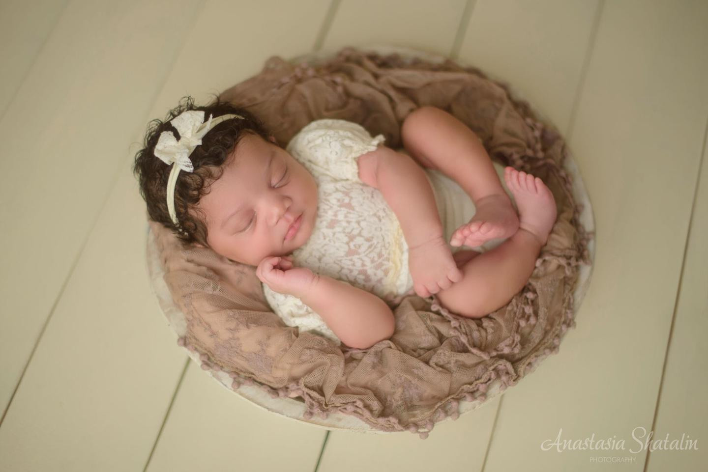 Newborn photographer Sacramento. Family photographer in Roseville, Rocklin, Folsom, Sacramento