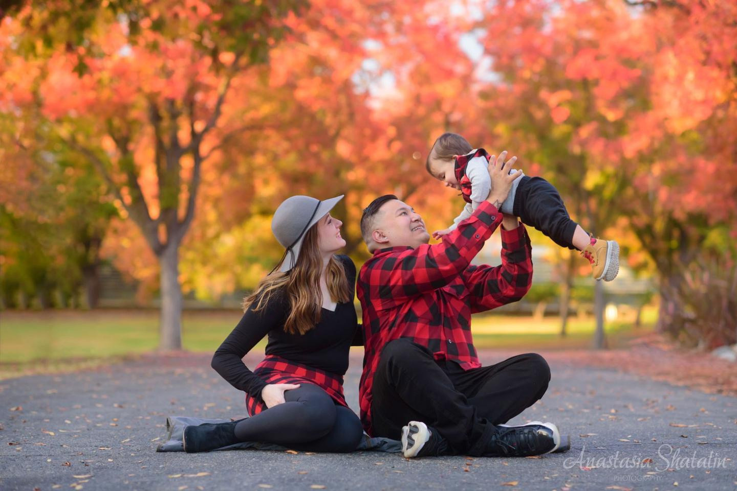 Autumn family photos Sacramento. Family photographer in Roseville, Rocklin, Folsom, Sacramento