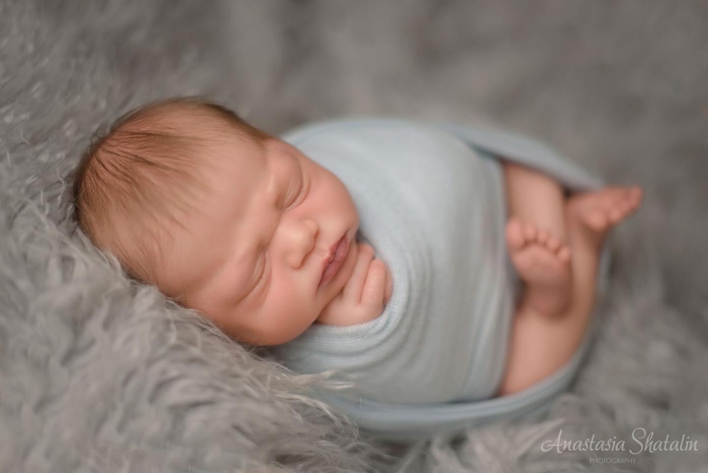 Newborn photographer Sacramento, Elk grove, Roseville. Family photographer in Roseville, Rocklin, Folsom, Sacramento