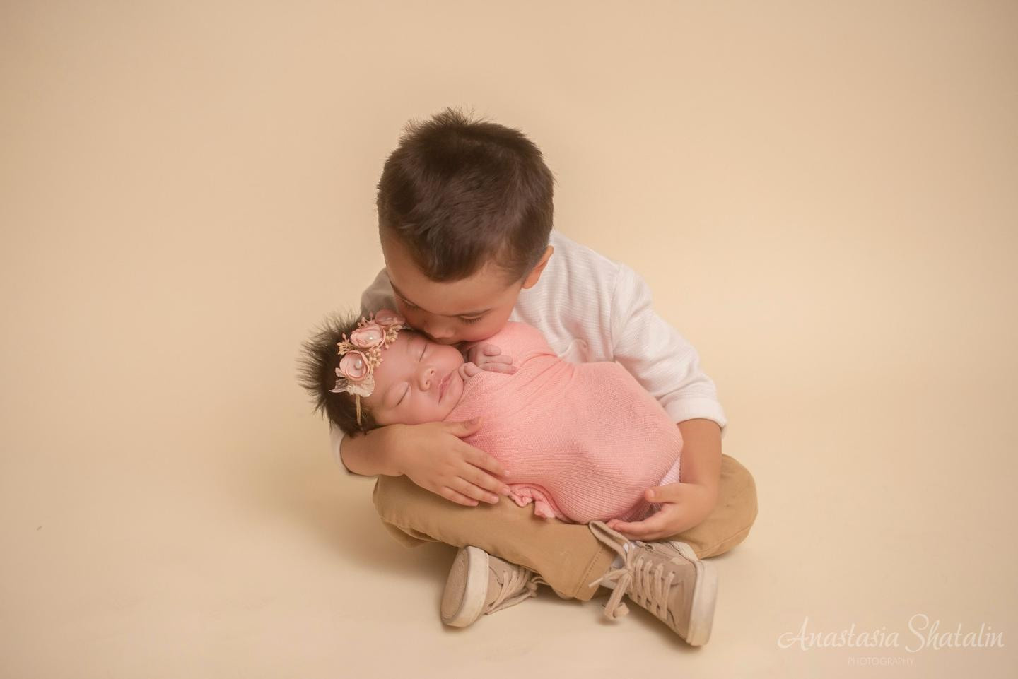 Newborn photographer Roseville. Family photographer in Roseville, Rocklin, Folsom, Sacramento