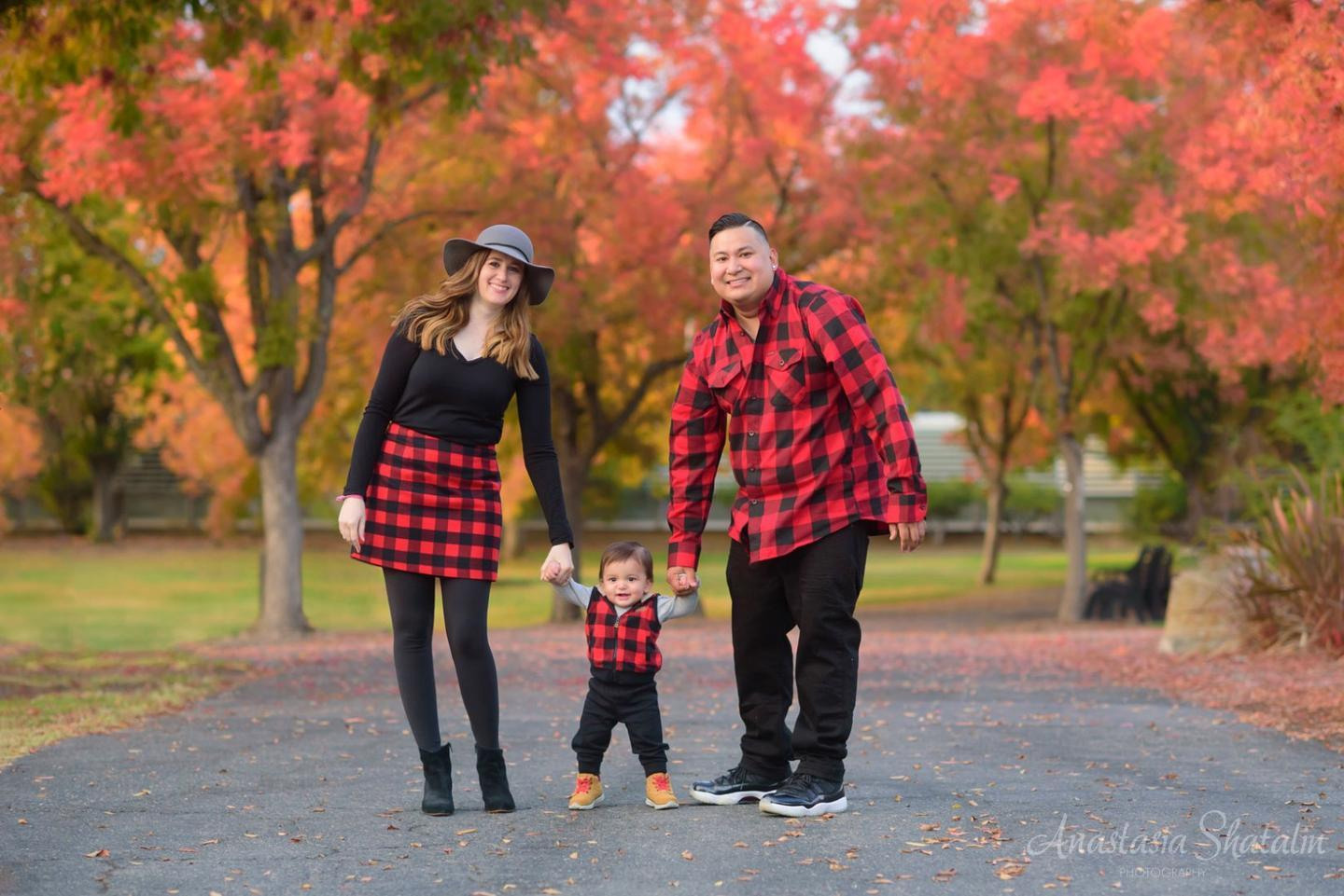Autumn family photos Sacramento. Family photographer in Roseville, Rocklin, Folsom, Sacramento