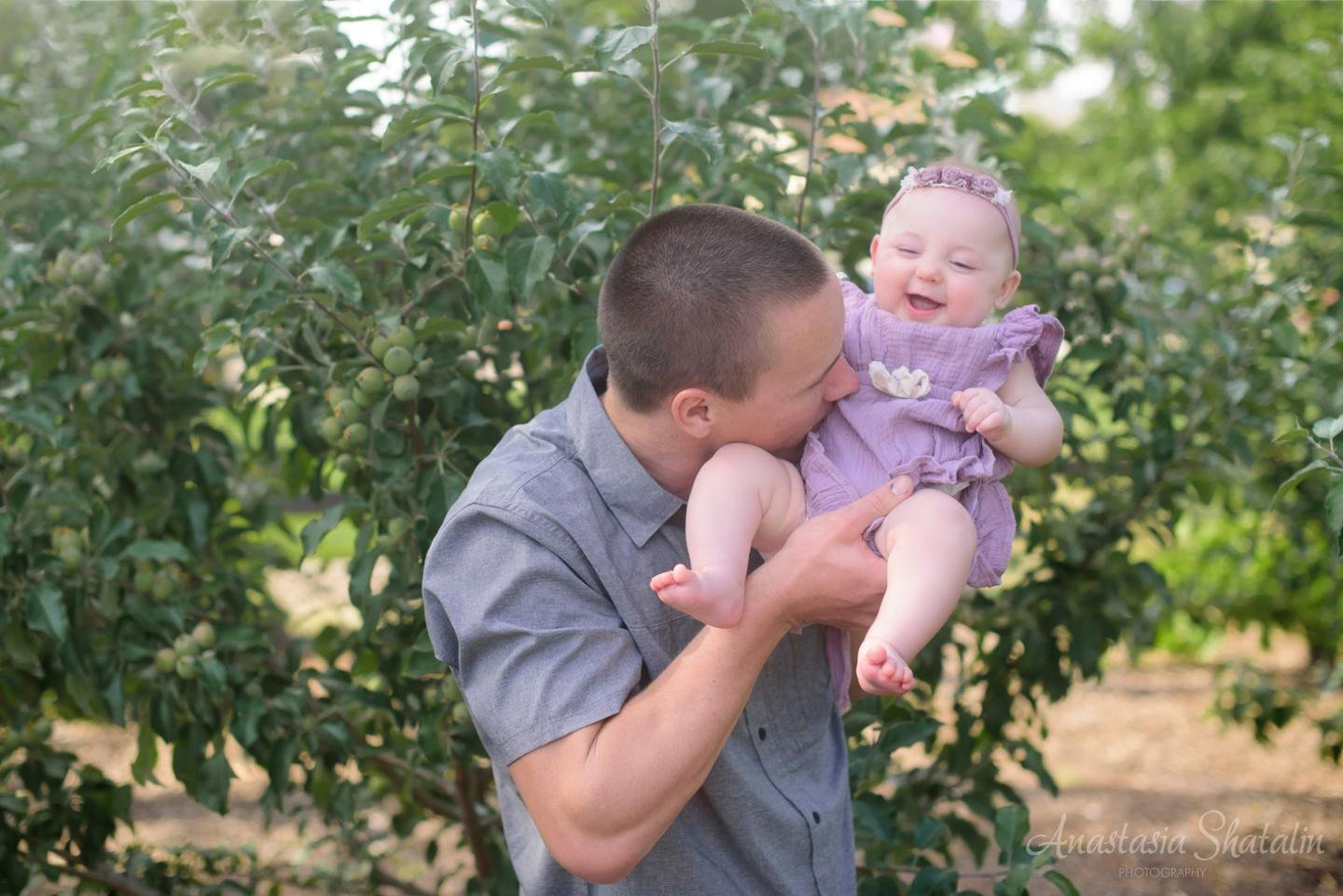 Baby infant photographer Rocklin Roseville Sacramento. Family photographer in Roseville, Rocklin, Folsom, Sacramento
