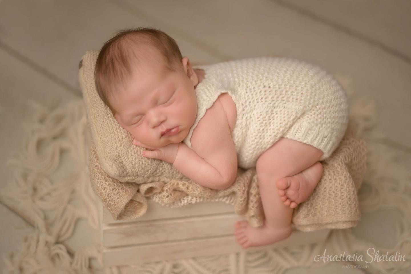 Newborn photographer Sacramento, Elk grove, Roseville. Family photographer in Roseville, Rocklin, Folsom, Sacramento