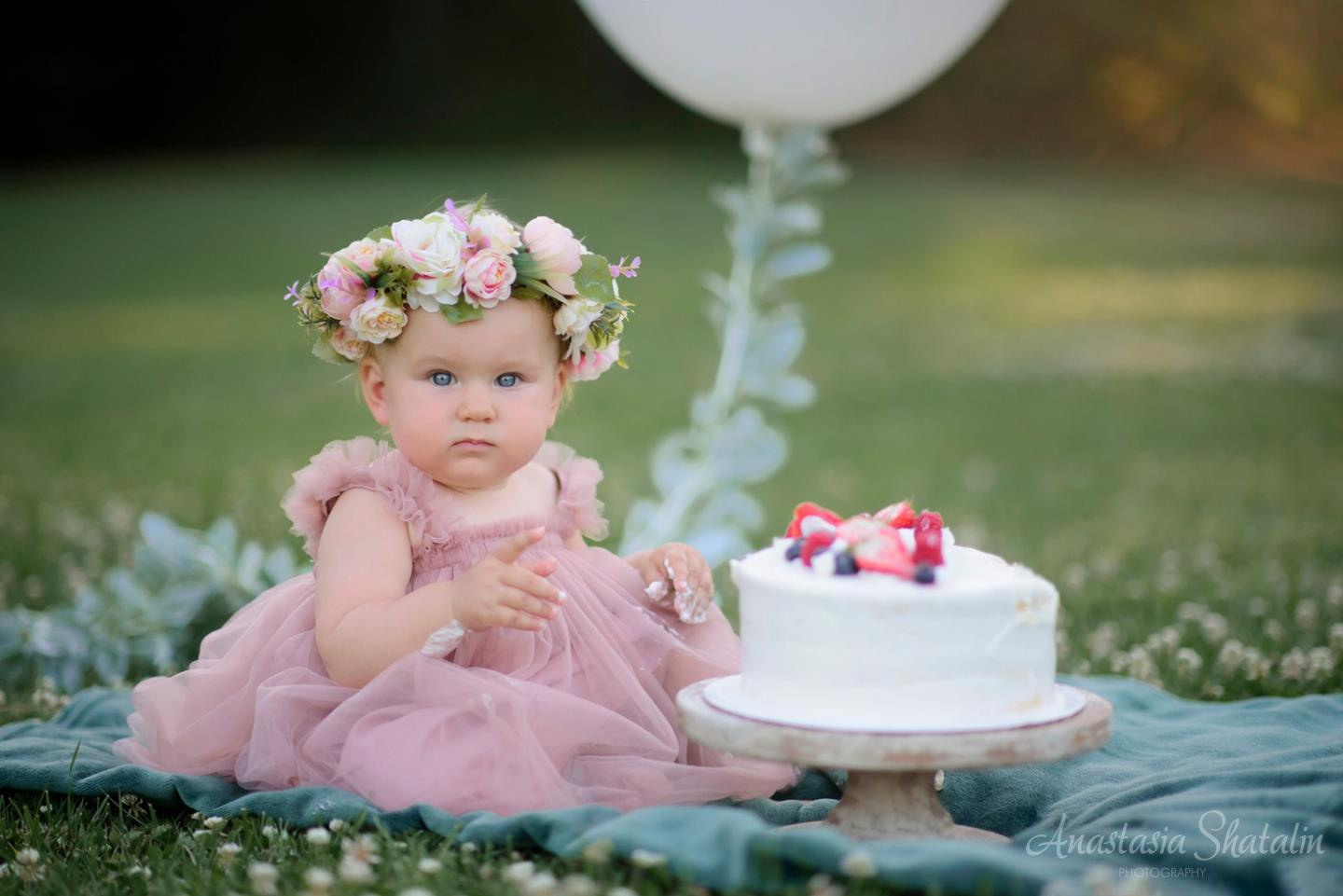 Sunset cake smash 1st birthday photography Rocklin, CA. Family photographer in Roseville, Rocklin, Folsom, Sacramento
