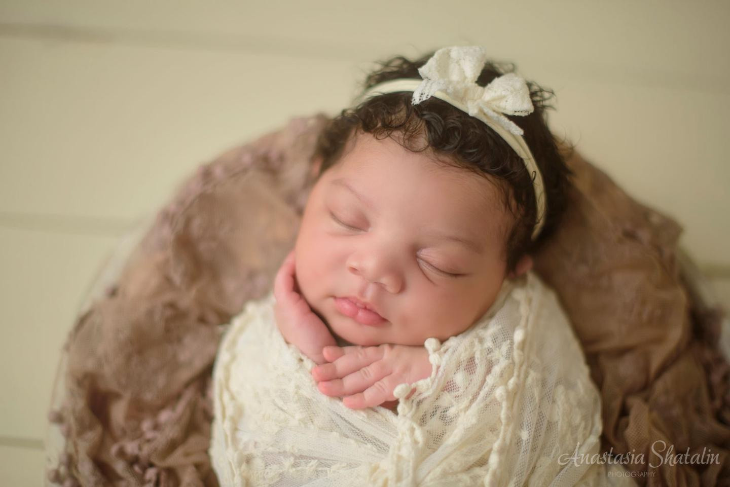 Newborn photographer Sacramento. Family photographer in Roseville, Rocklin, Folsom, Sacramento