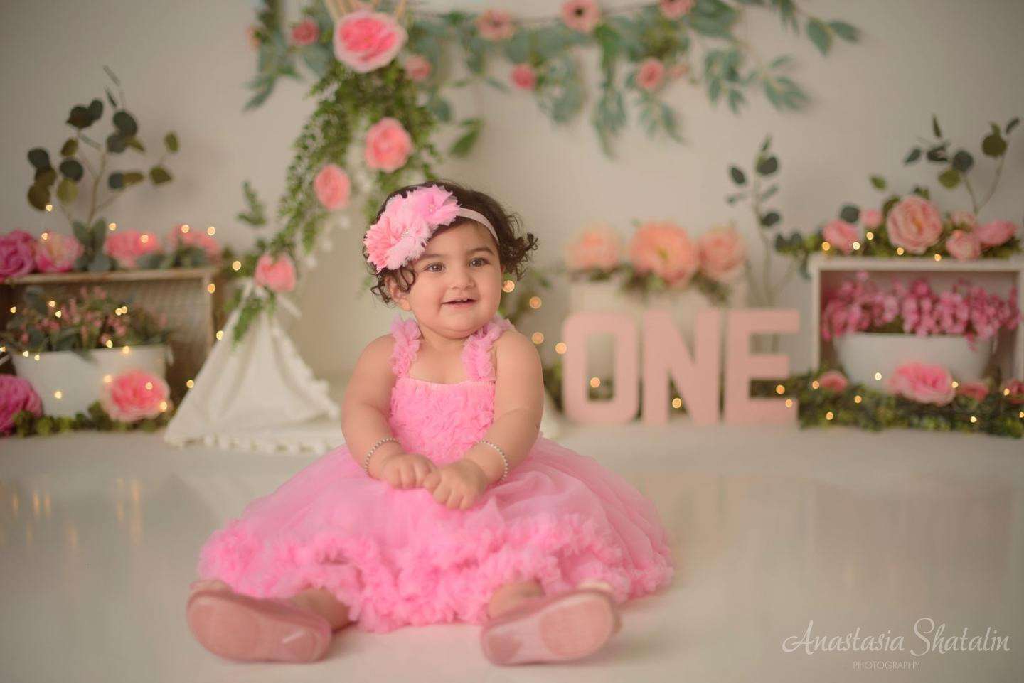 Smashing cake photography Roseville. Family photographer in Roseville, Rocklin, Folsom, Sacramento