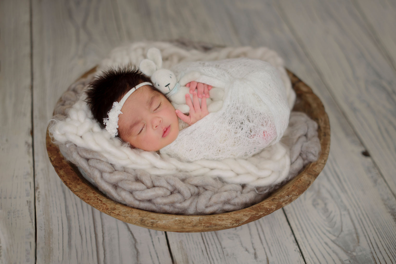 Newborn photography in Roseville. Family photographer in Roseville, Rocklin, Folsom, Sacramento