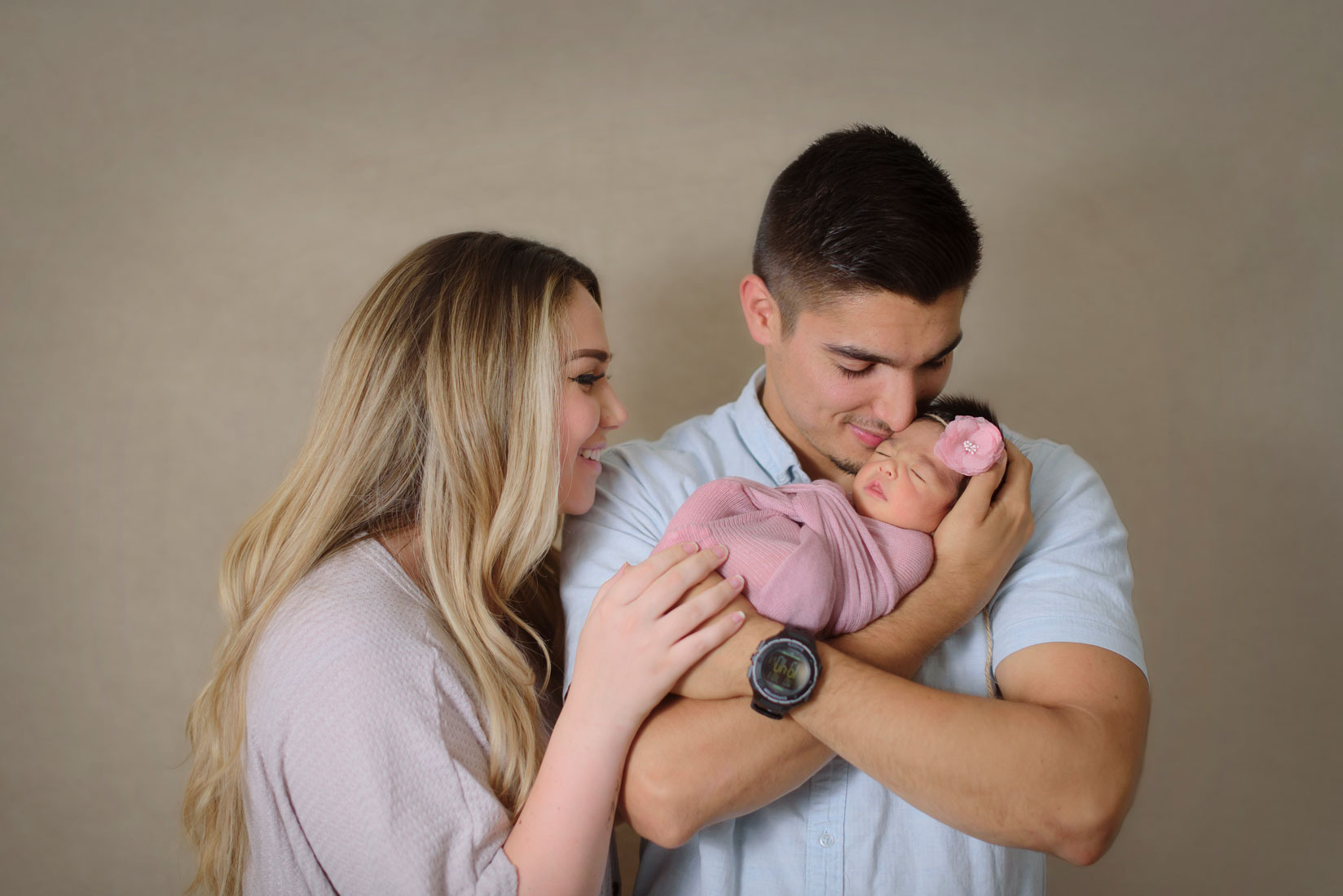 Newborn photography in Roseville. Family photographer in Roseville, Rocklin, Folsom, Sacramento