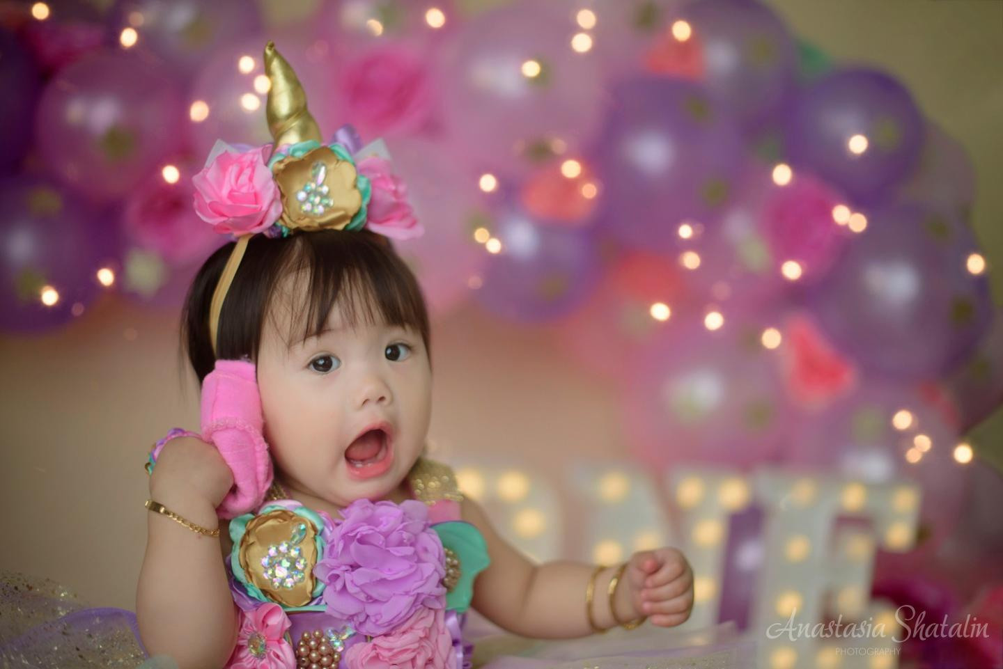 Unicorn first birthday photography session Rocklin. Family photographer in Roseville, Rocklin, Folsom, Sacramento