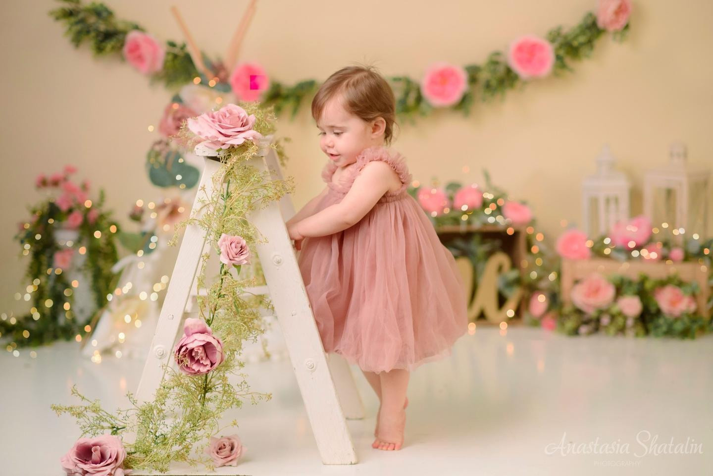 Roseville cake smash. Family photographer in Roseville, Rocklin, Folsom, Sacramento