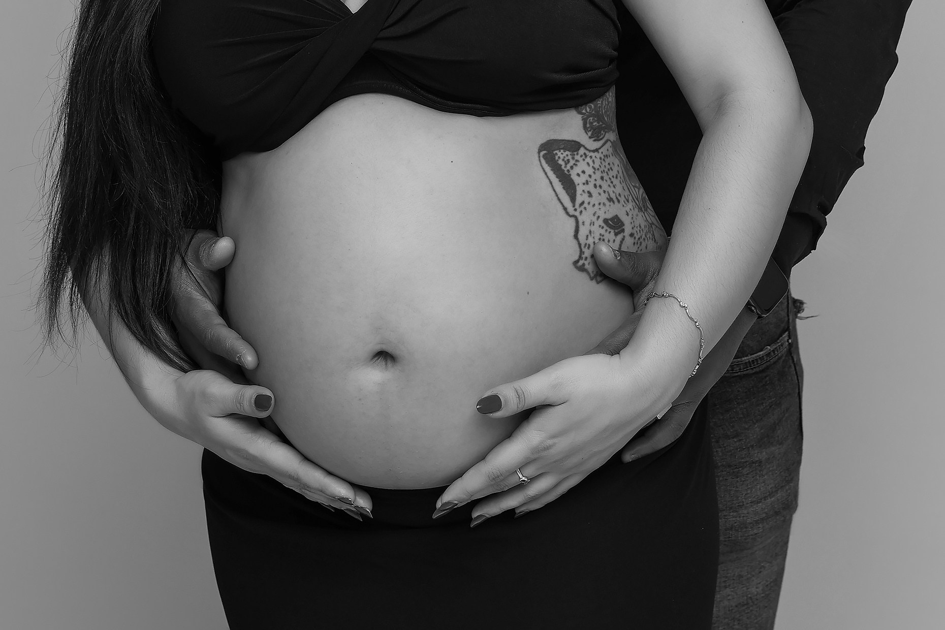 Nueva Sesión Embarazo En Estudio. Fotografía de Eventos, Embarazo y Familiar en Pirineos