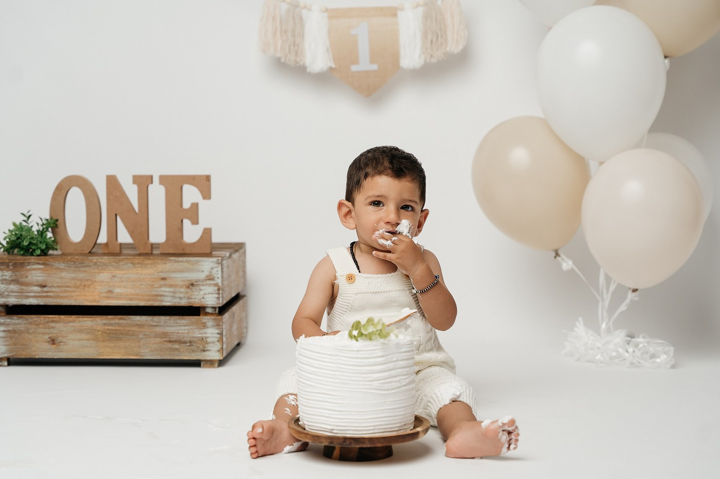 Cake smash session price guide. Newborn and family photographer. Hills District. Sydney
