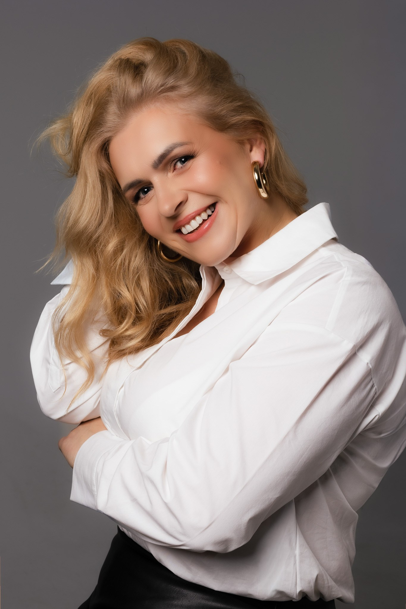 Fotosesijas sievietēm | Portreta fotosesija | Buduāra fotosesija. Portretu fotosesija Rīgā| Biznesa portretu foto | Korporatīvās un darbinieku fotosesijas | Pasākumu fotogrāfs | Produktu fotogrāfs