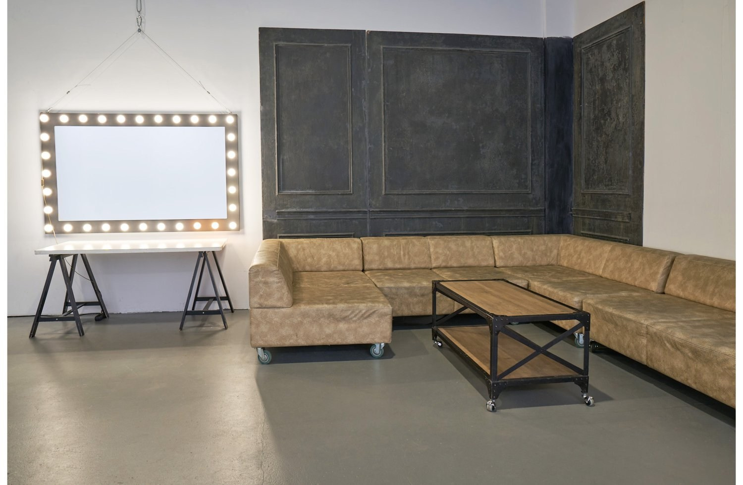 Nuomojamos Fotostudijos Vilniuje. Framed by Evelina | Vestuvių fotografė