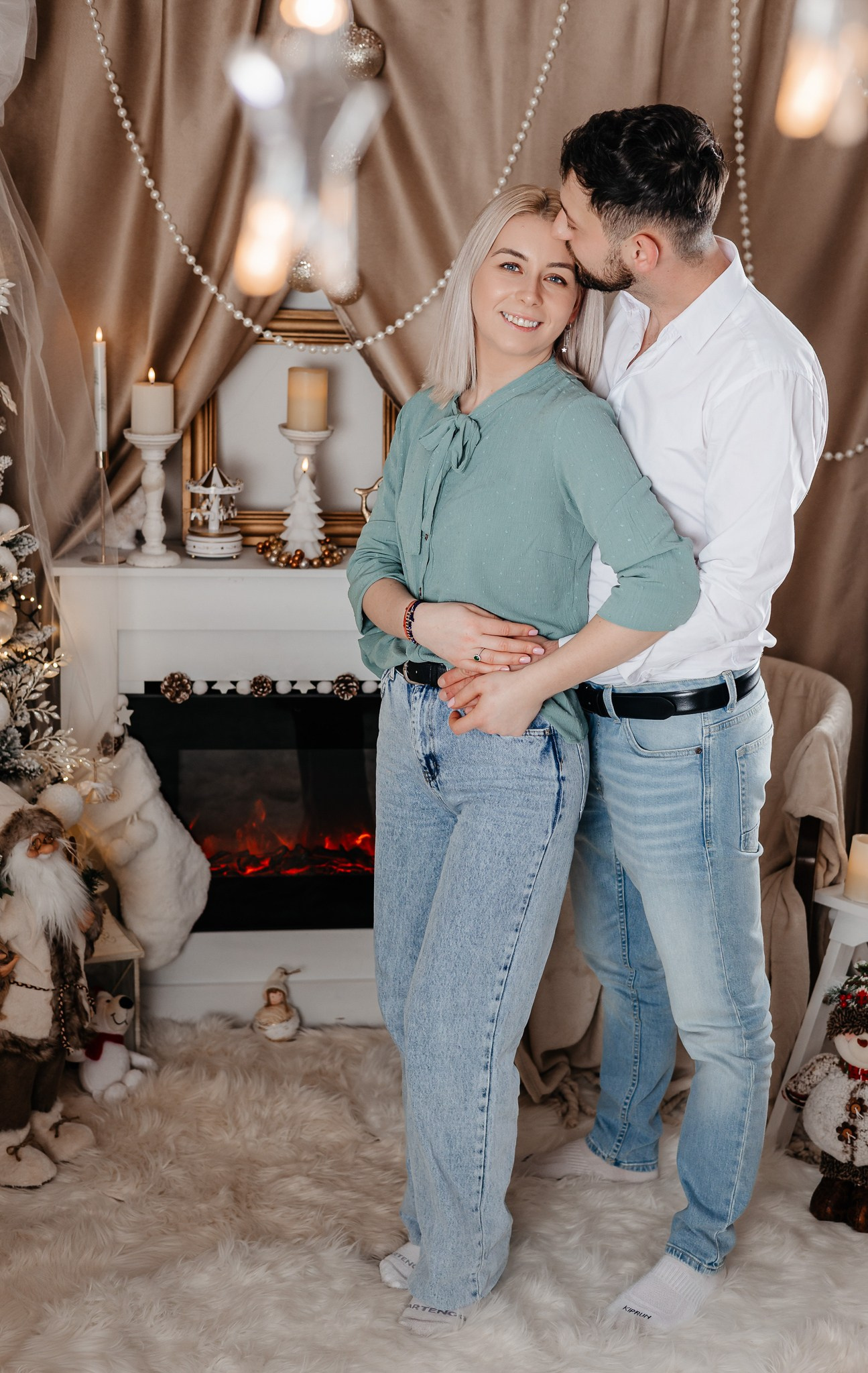 Ședințe Foto Crăciun 2025 Piatra Neamț | Fotografii de Sărbători | FotoACTIV. Fotograf Profesionist Piatra Neamț, Roman, Târgu Neamț, Bicaz, Neamț | Studio, Nuntă, Botez, Eveniment | FotoACTIV