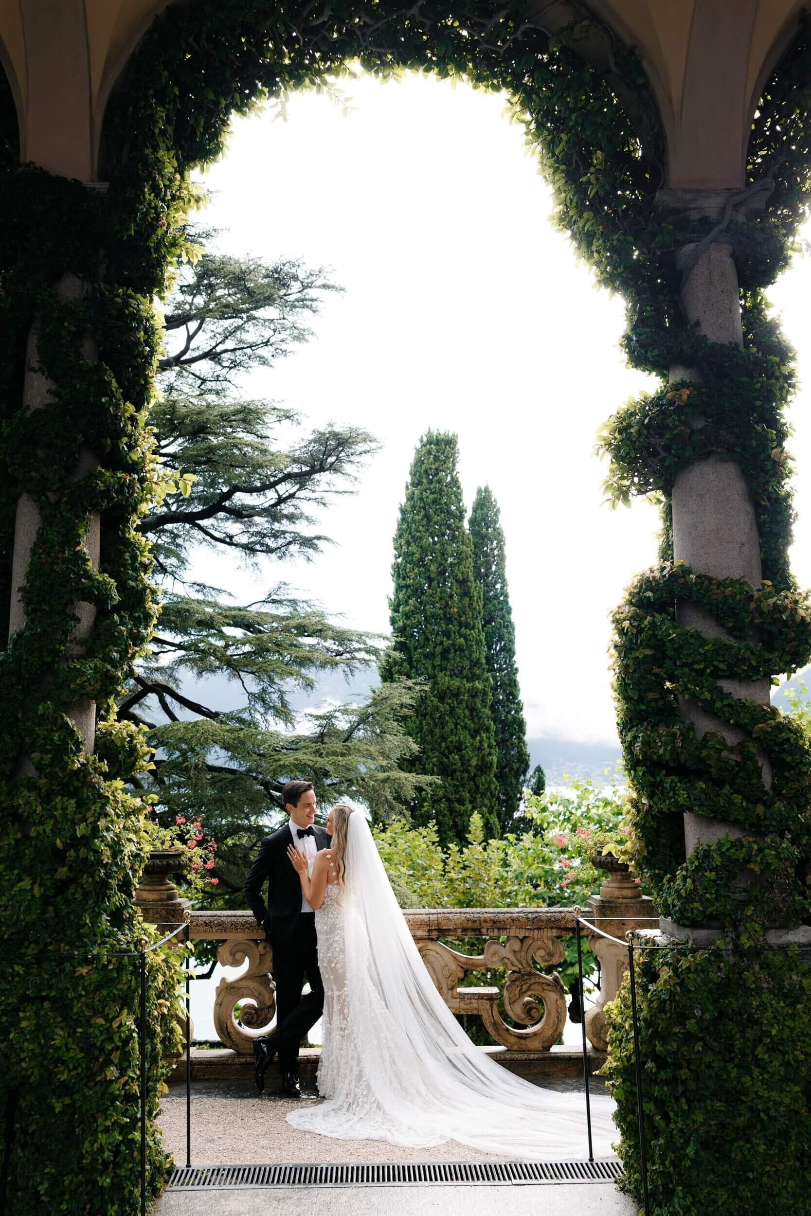 ALEX ZARIES, WEDDING VIDEOGRAPHER