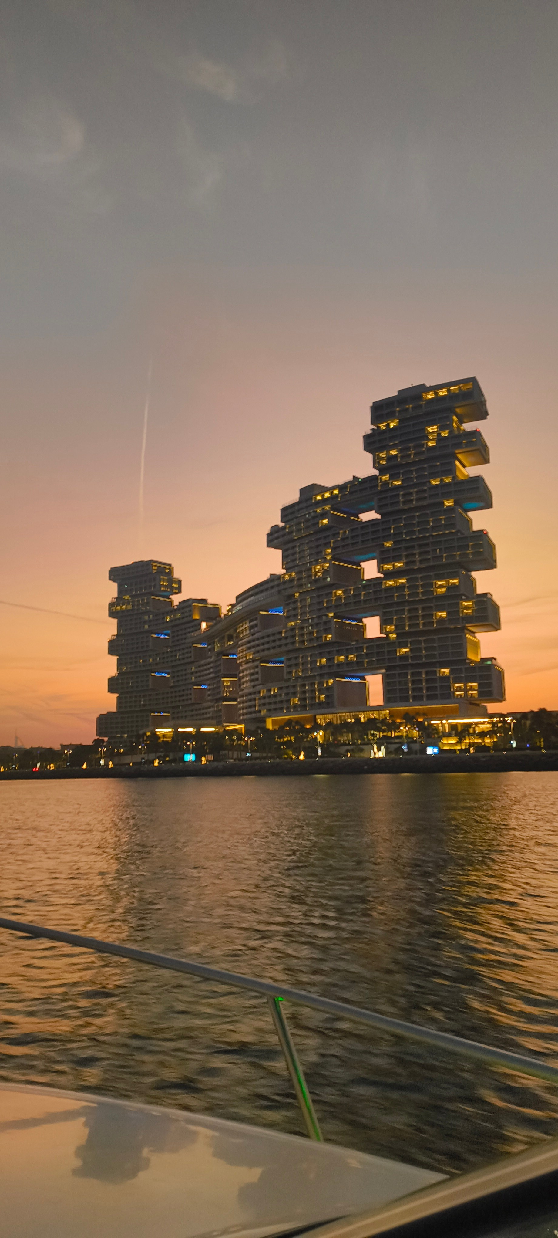 Контакты. Captain Eye Dubai