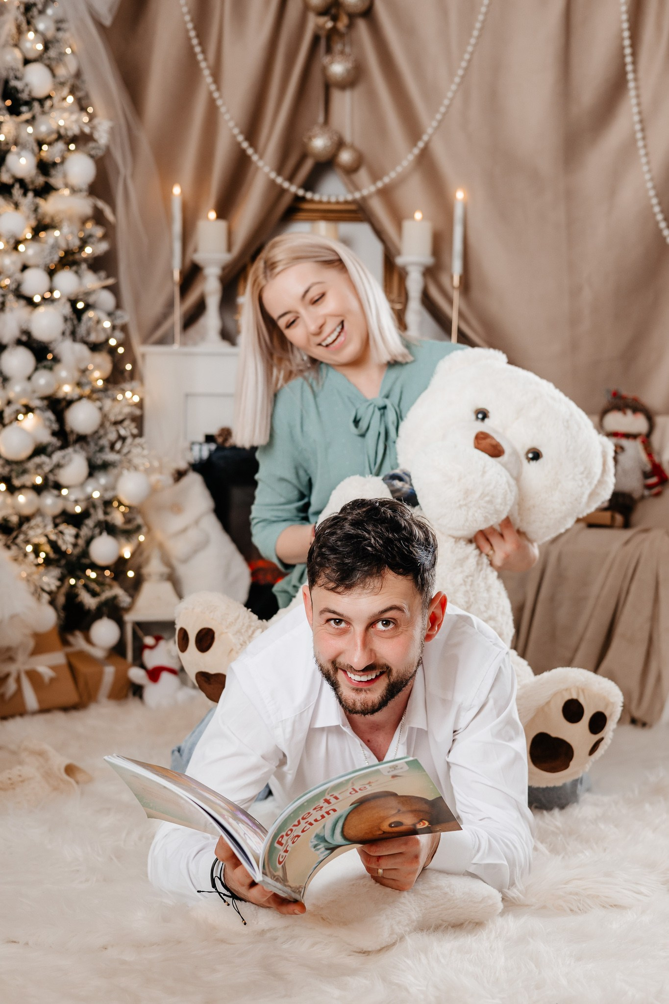 Ședințe Foto Crăciun 2025 Piatra Neamț | Fotografii de Sărbători | FotoACTIV. Fotograf Profesionist Piatra Neamț, Roman, Târgu Neamț, Bicaz, Neamț | Studio, Nuntă, Botez, Eveniment | FotoACTIV