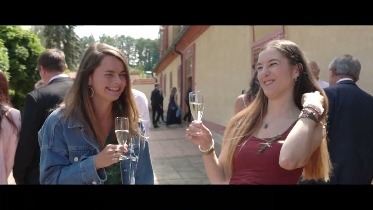 Audiovizuální tvorba - kameramanka Praha. Dana Lišková — Empatická fotografka | Introspektivní umělkyně | Neurodivergentní koučka| Zakladatelka Artepy.cz