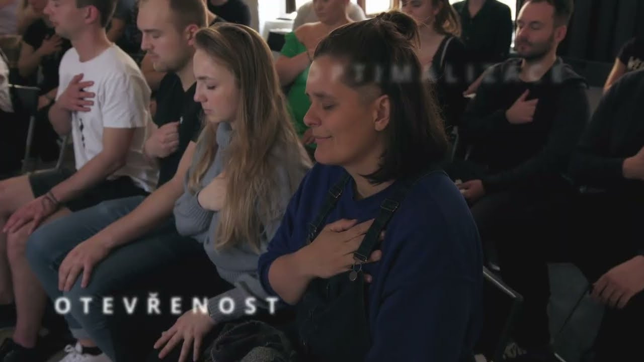 Audiovizuální tvorba - kameramanka Praha. Dana Lišková — Empatická fotografka | Introspektivní umělkyně | Neurodivergentní koučka| Zakladatelka Artepy.cz