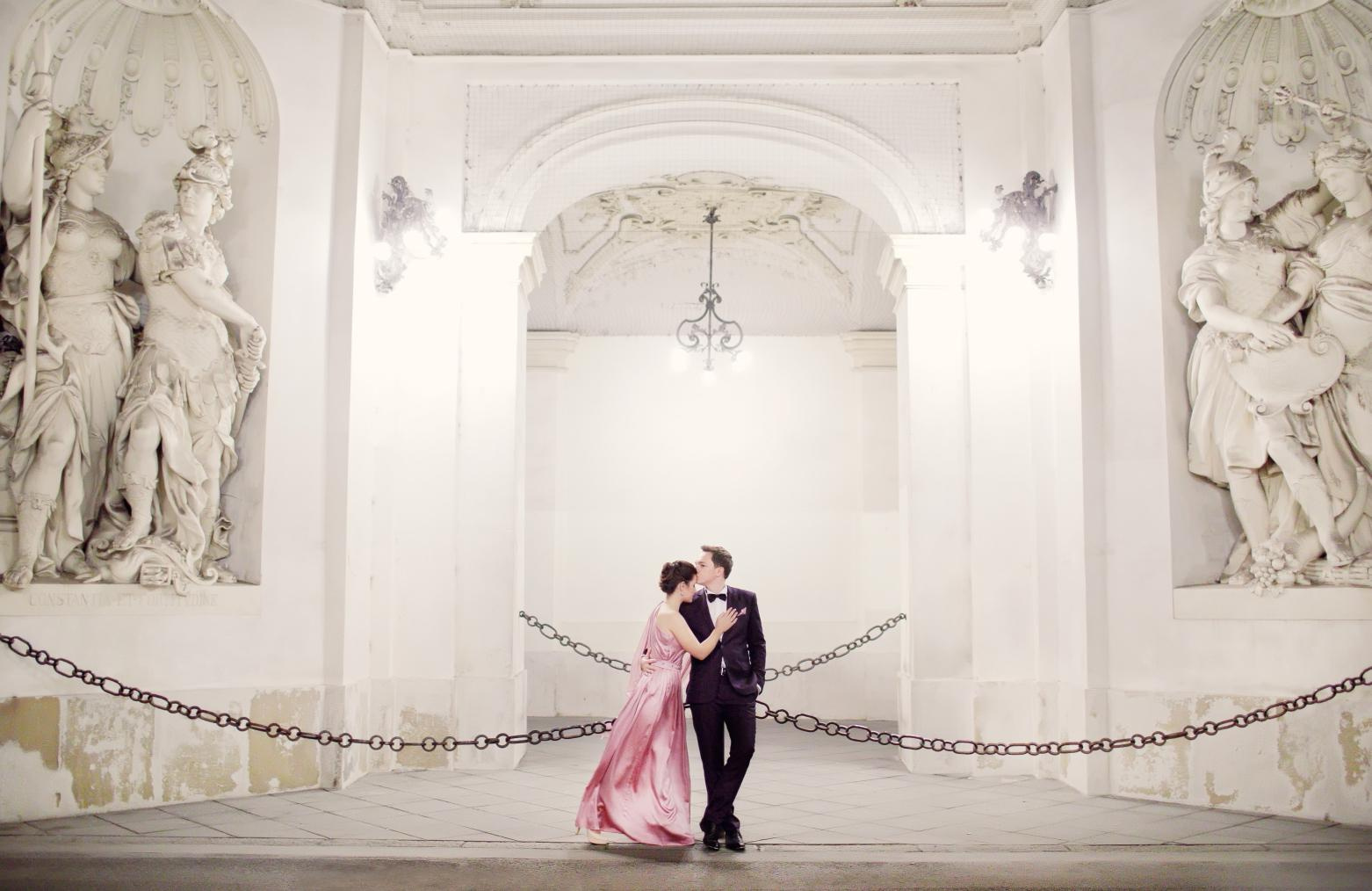 Viena. Luxury wedding, portrait, family photographer over Europe