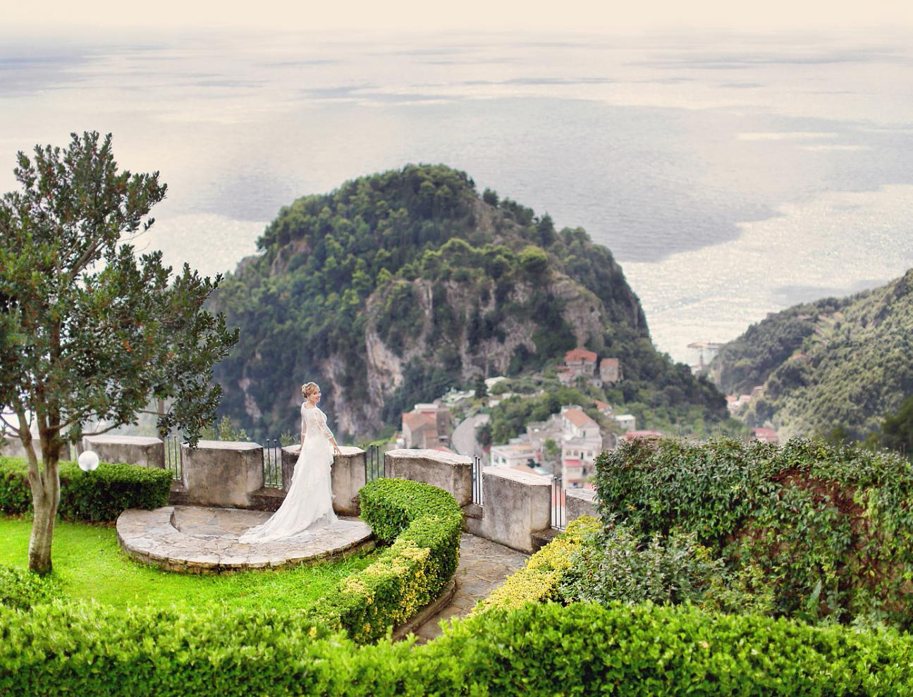 Ravello ivent wedding villa cimbrone. Luxury wedding, portrait, family photographer over Europe
