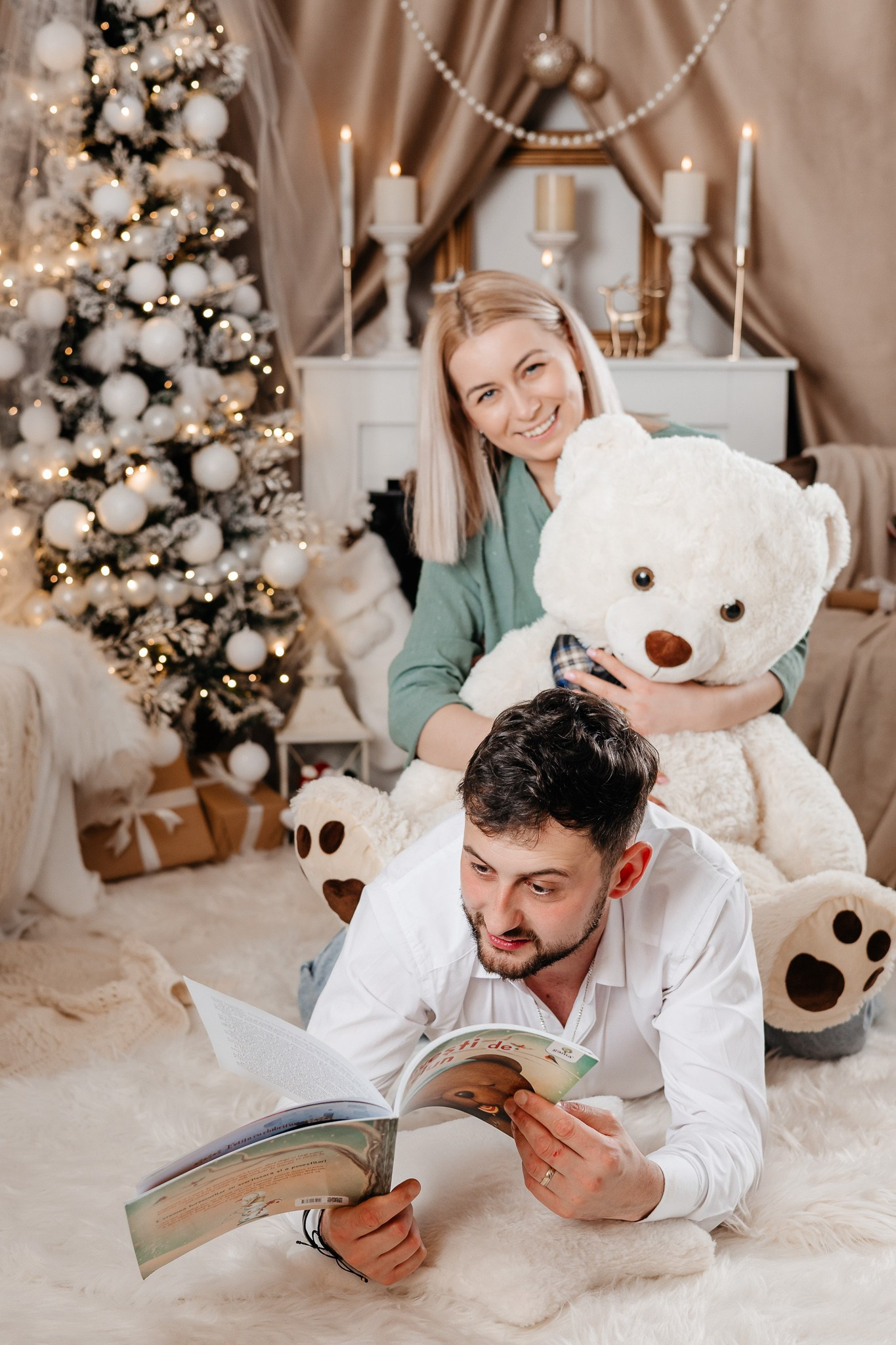 Ședințe Foto Crăciun 2025 Piatra Neamț | Fotografii de Sărbători | FotoACTIV. Fotograf Profesionist Piatra Neamț, Roman, Târgu Neamț, Bicaz, Neamț | Studio, Nuntă, Botez, Eveniment | FotoACTIV