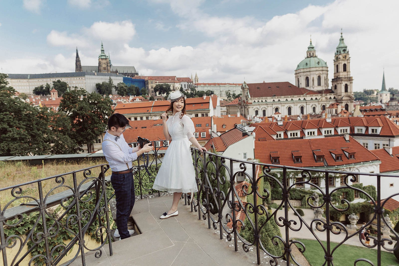 Vintage Hong Kong Couple | Vrtba Garden Prague