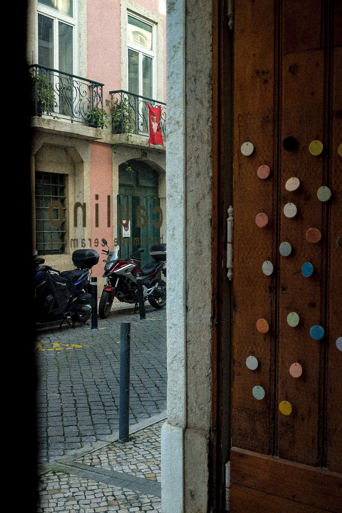 Ceramic studio Caulino Lisbon. Alforlove.com