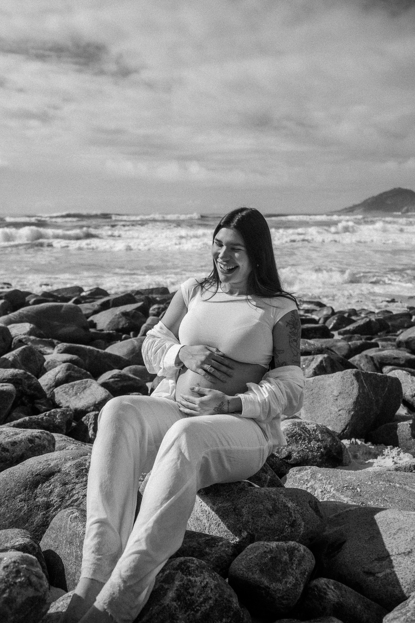 A importância de preservar os momentos mais significativos da maternidade. Filmes e fotos de parto e família com estética cinematográfica