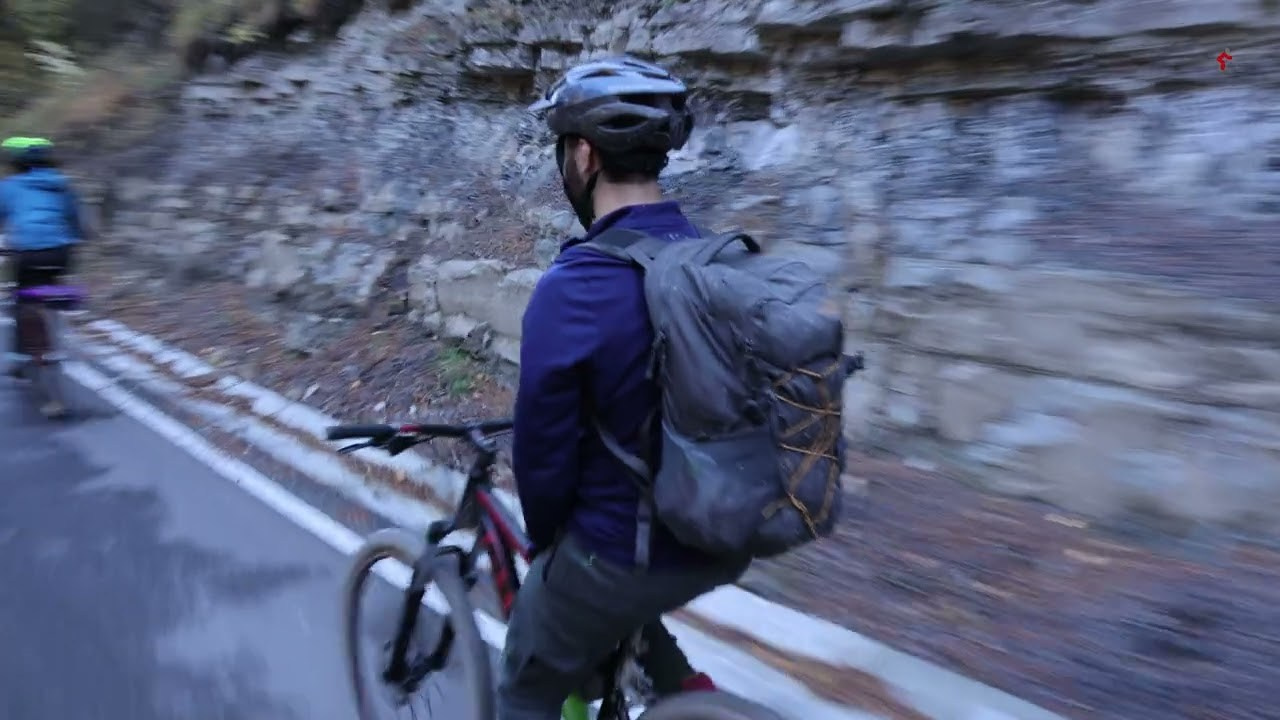 შემოდგომის ველოტური ატენის ხეობაში კავკასიის ველო ქსელთან ერთად. FramefreeMan