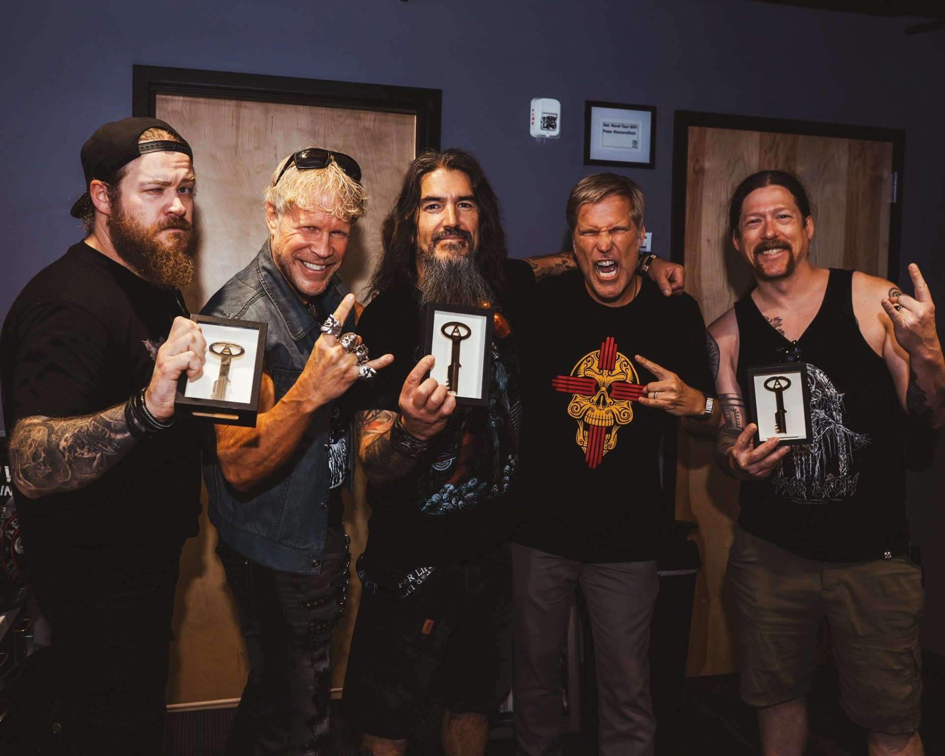 Machine Head reciben las llaves de la ciudad de Albuquerque de manos del alcalde más «metalero» de Estados Unidos | FOTKAI